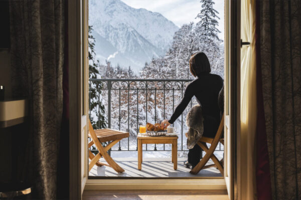 hotel-montblanc-chamonix-breakfast-with-a-view-1024x680
